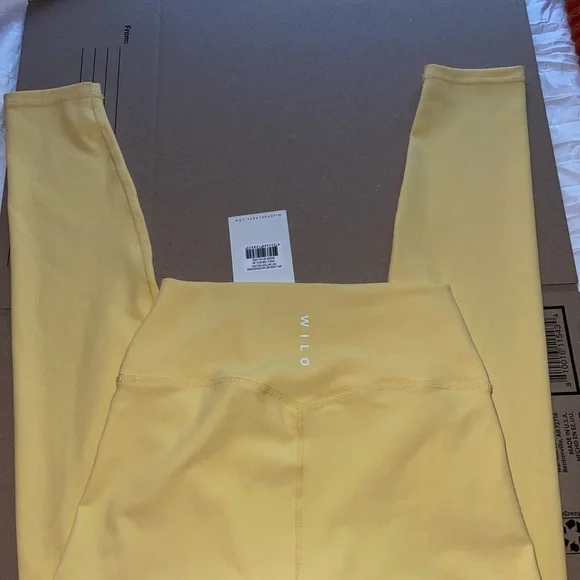 WILO Yellow Women's Activewear Set - Picture 4 of 6